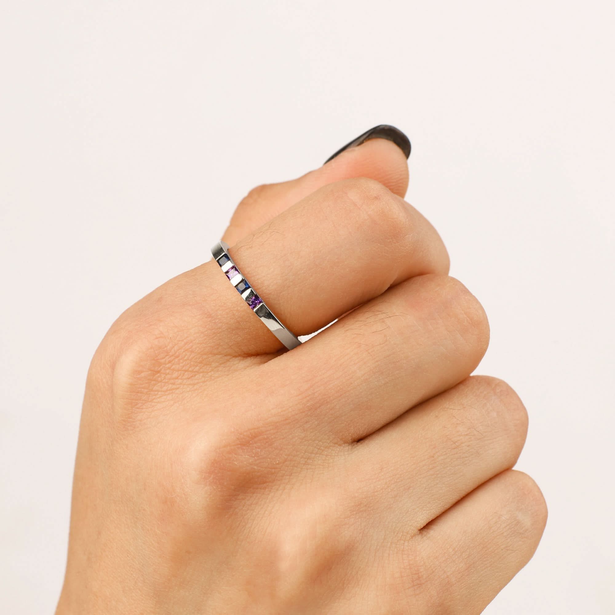 Bague avec pierre de naissance taille princesse