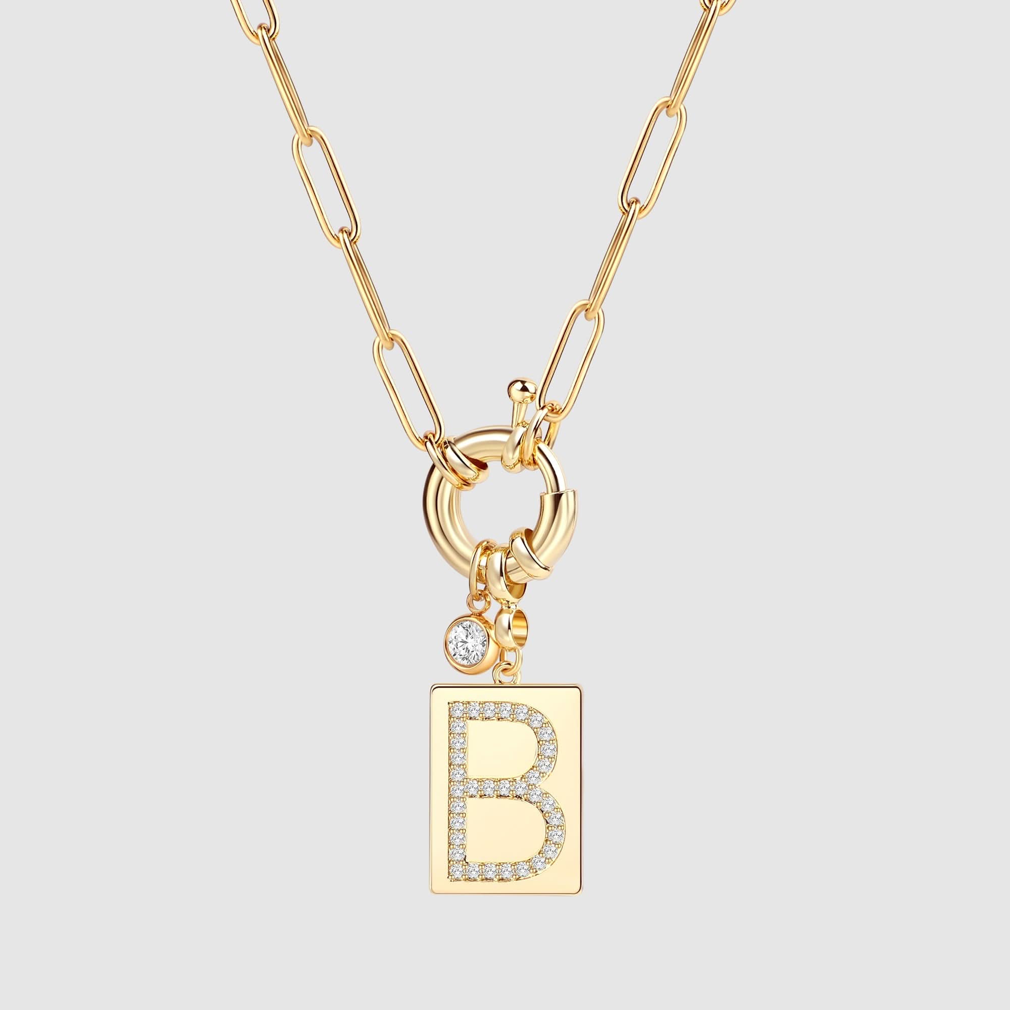 Collier pendentif avec initiale pavé et chaîne maille papier