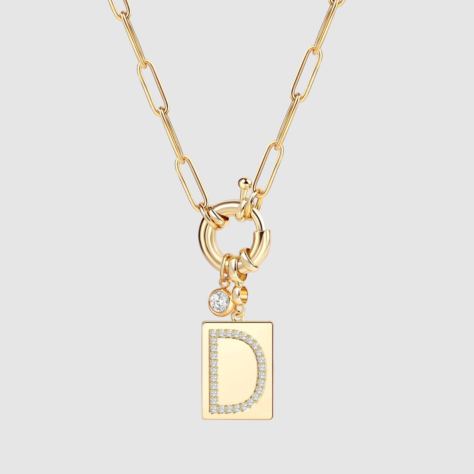 Collier pendentif avec initiale pavé et chaîne maille papier