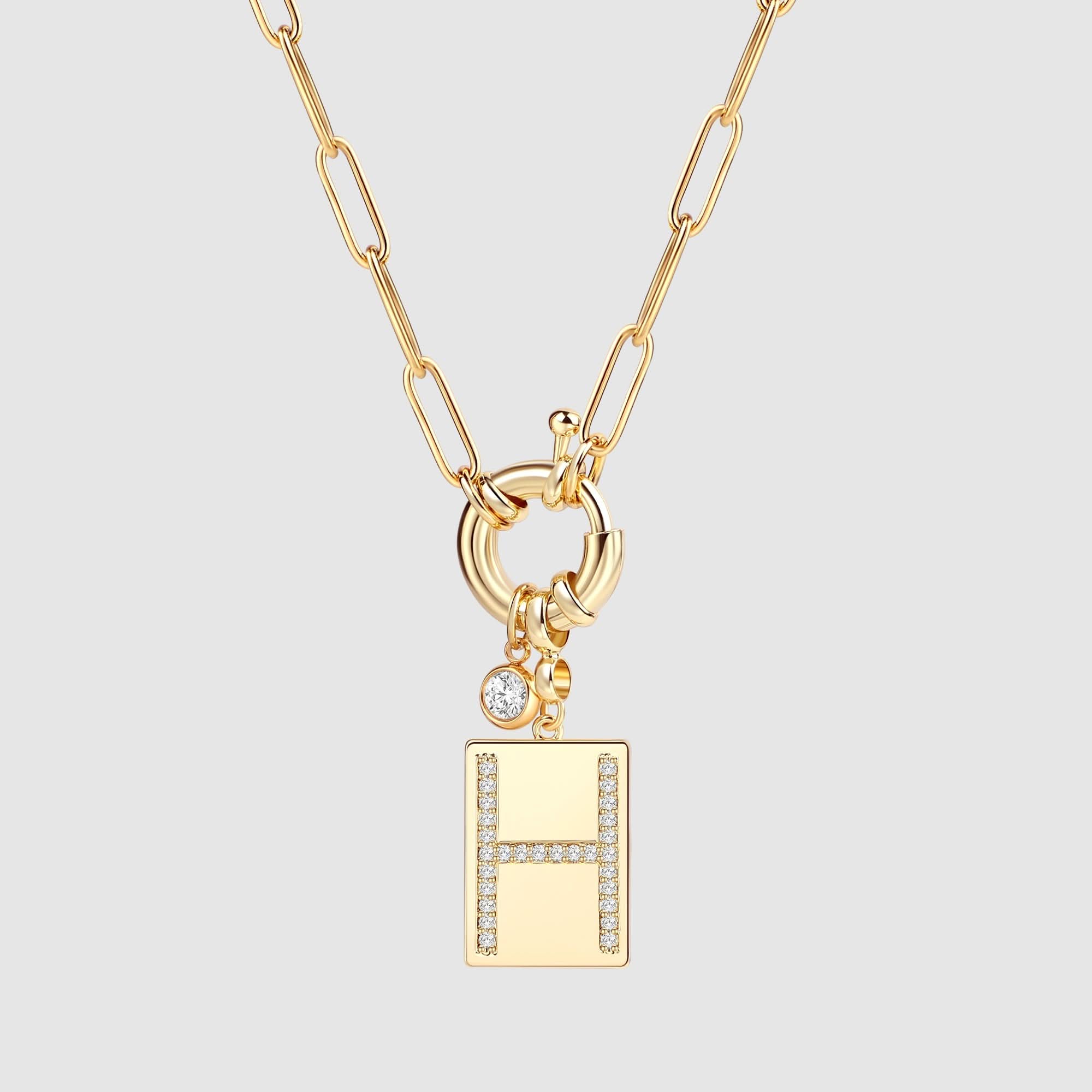 Collier pendentif avec initiale pavé et chaîne maille papier
