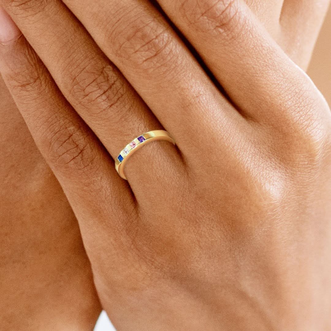 Bague avec pierre de naissance taille princesse