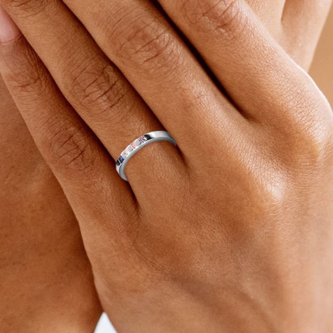 Bague avec pierre de naissance taille princesse