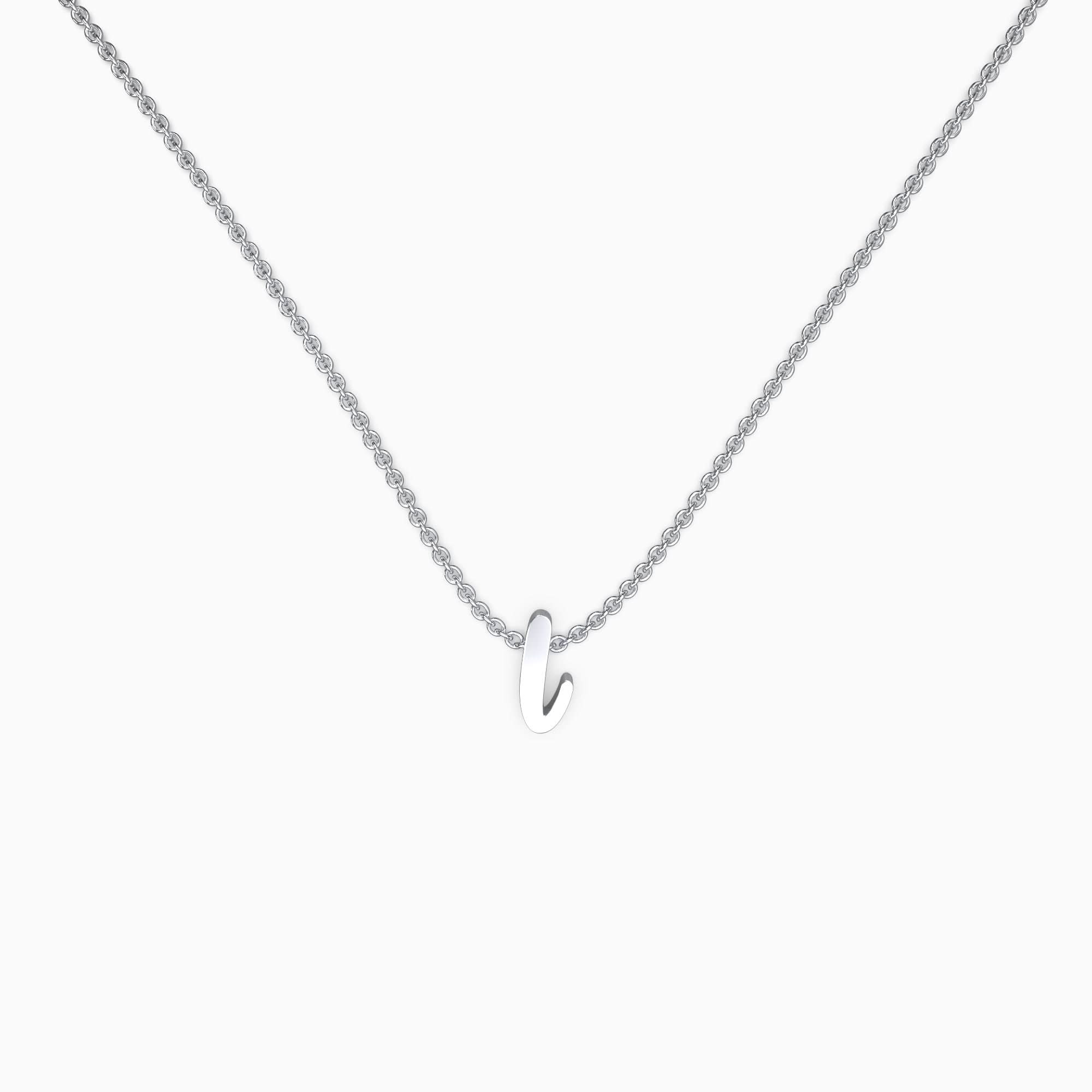 Collier avec initiale minuscule