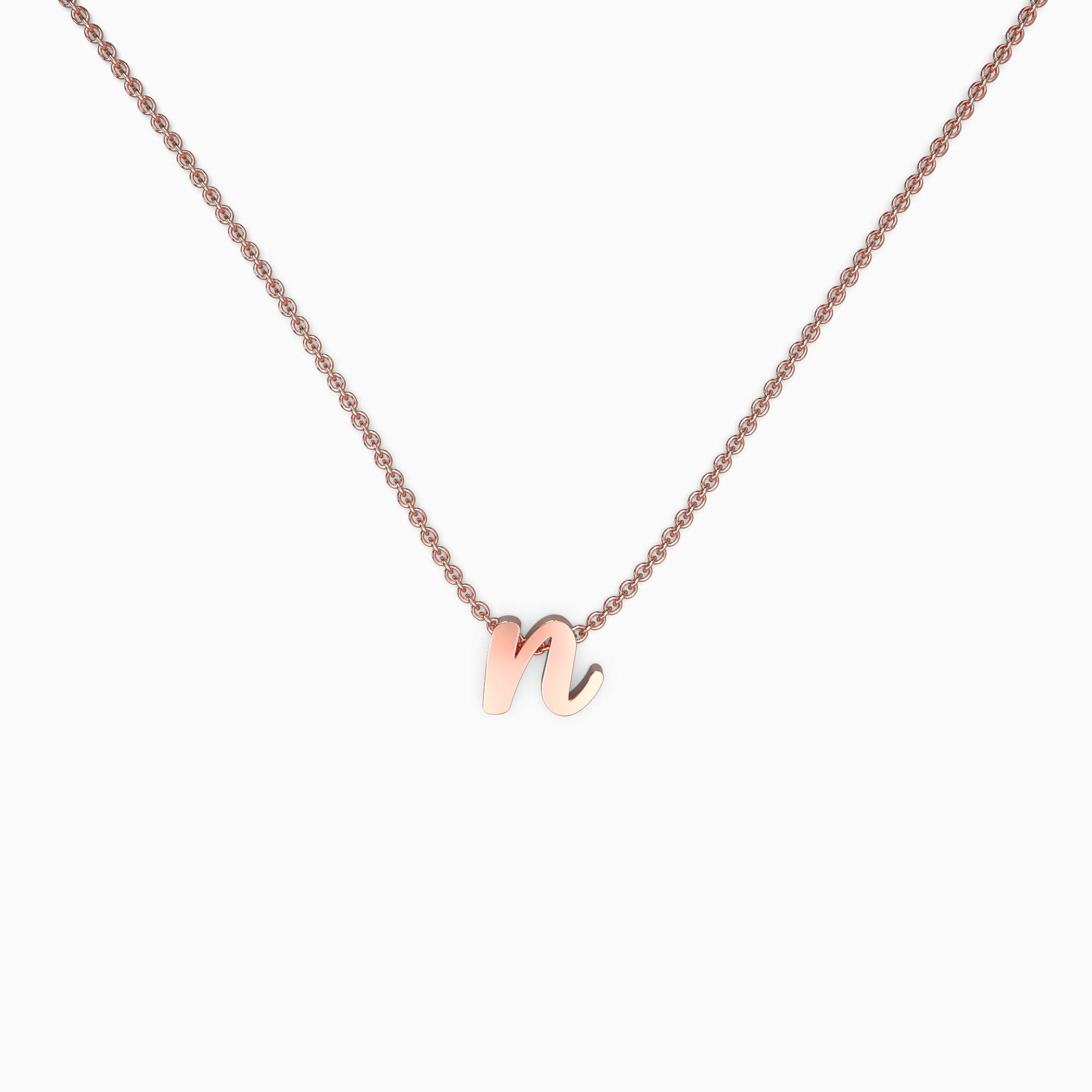 Collier avec initiale minuscule