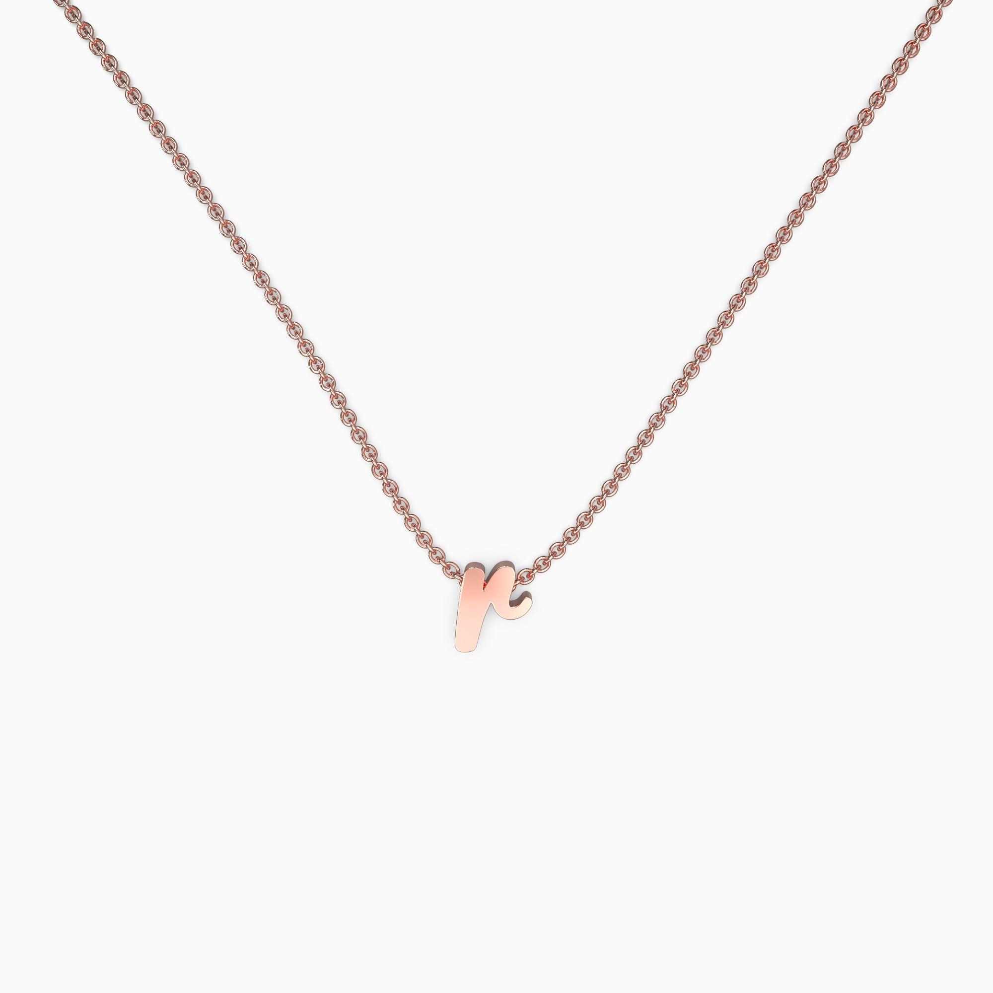 Collier avec initiale minuscule