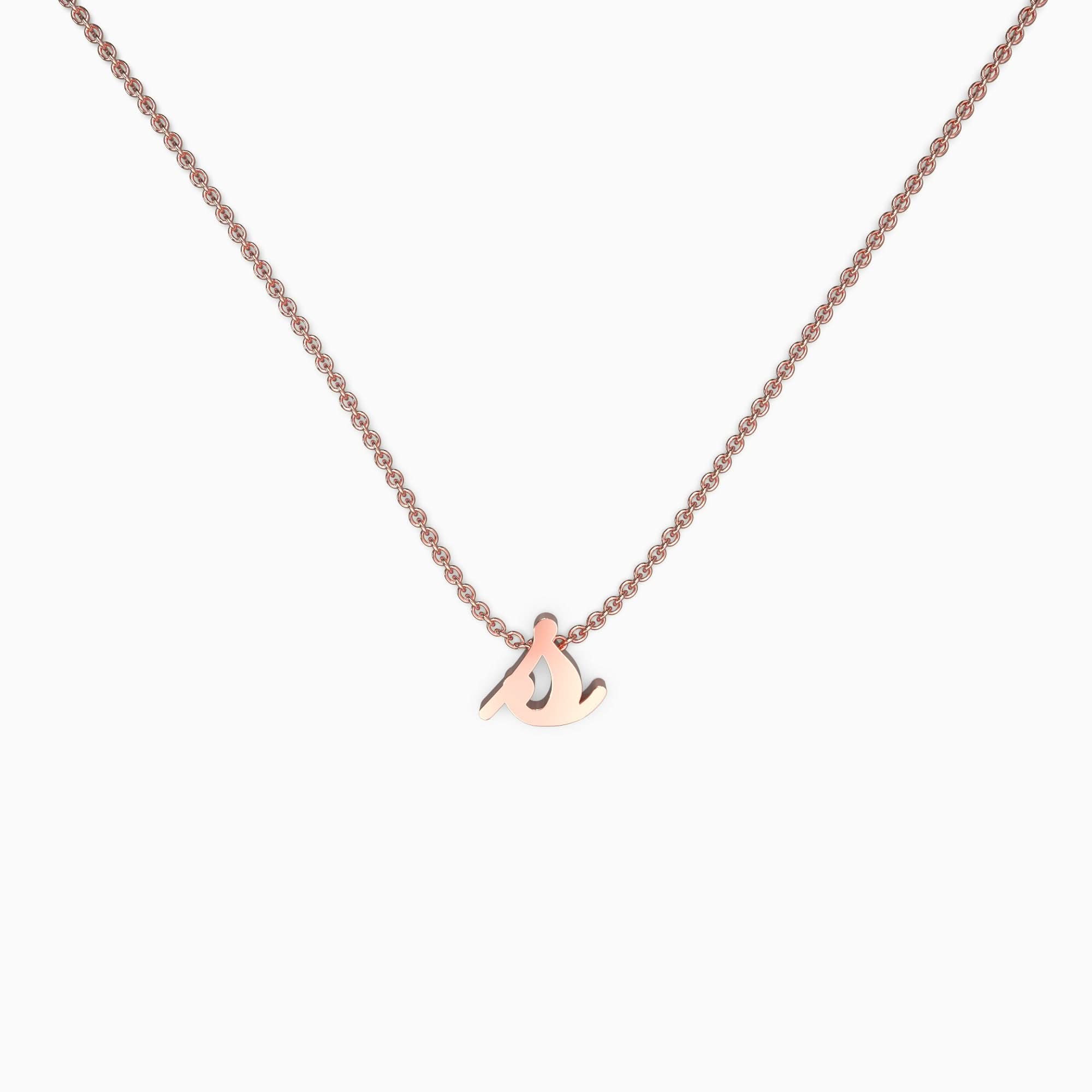 Collier avec initiale minuscule