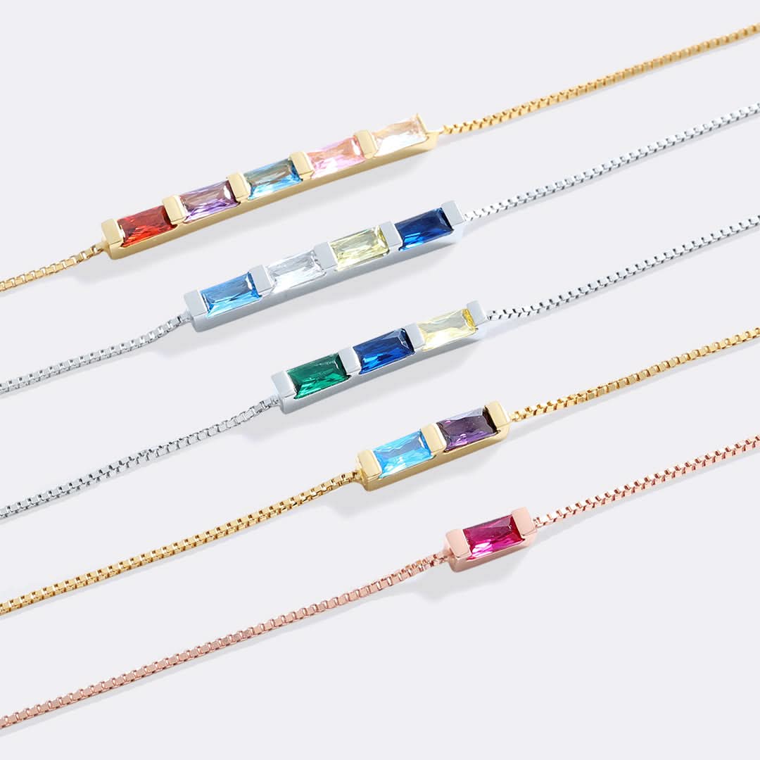 Bracelet délicat avec pierre de naissance baguette