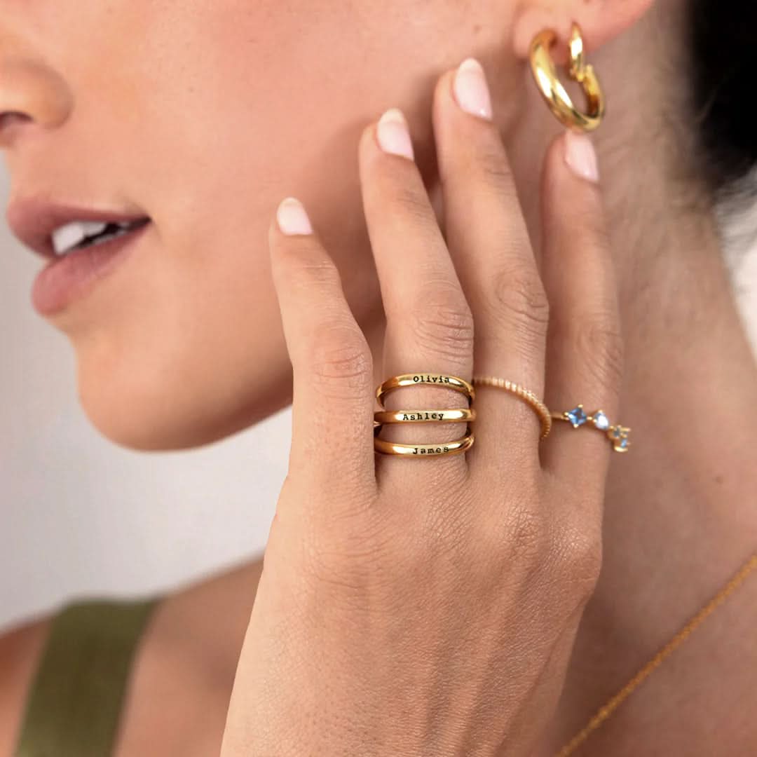 Petite bague empilable avec nom