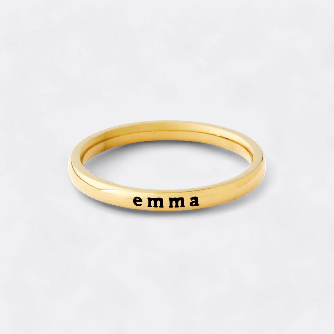 Petite bague empilable avec nom