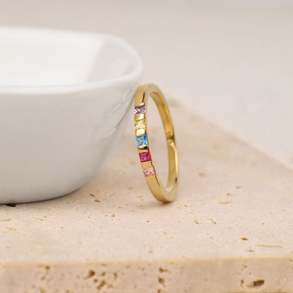 Bague avec pierre de naissance taille princesse