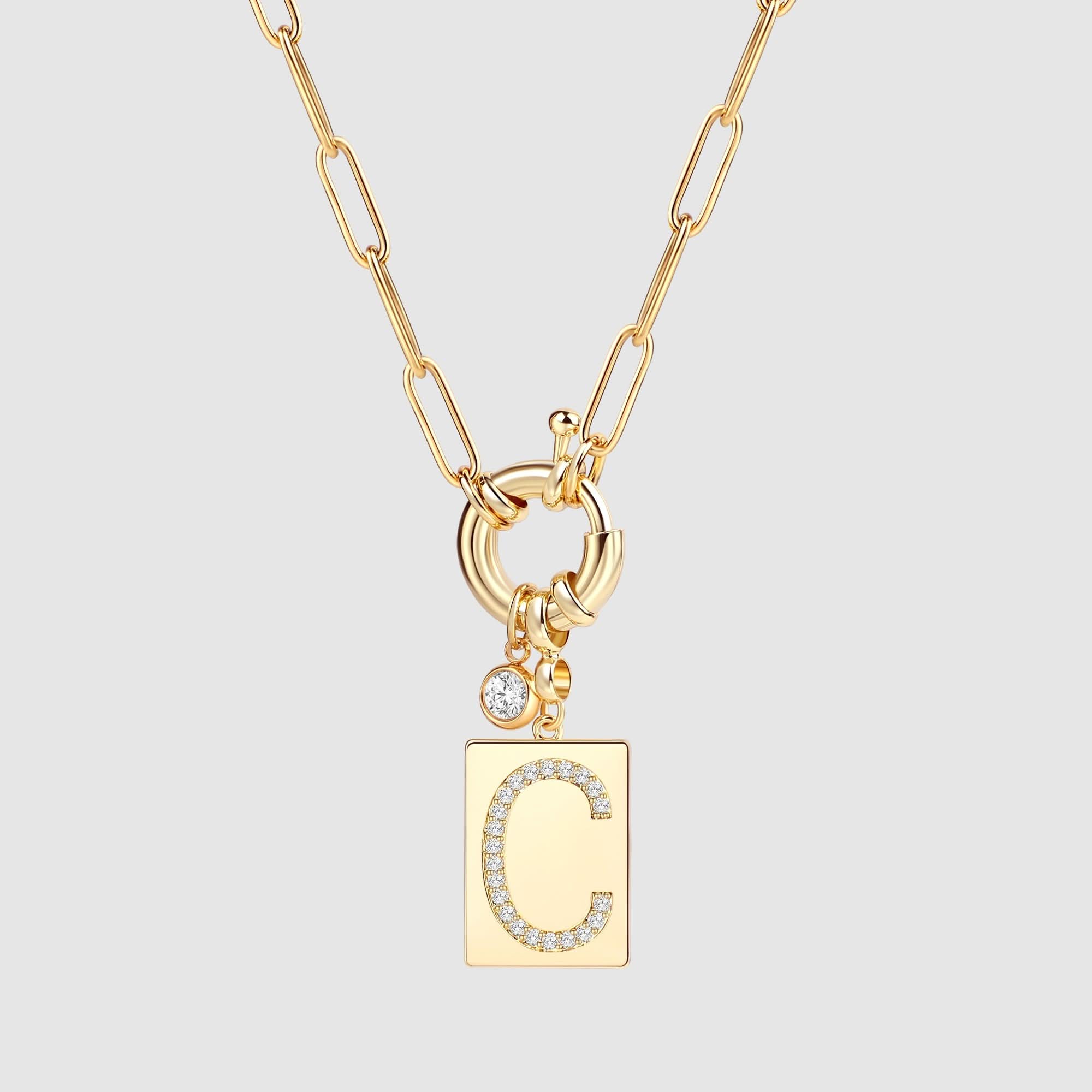 Collier pendentif avec initiale pavé et chaîne maille papier