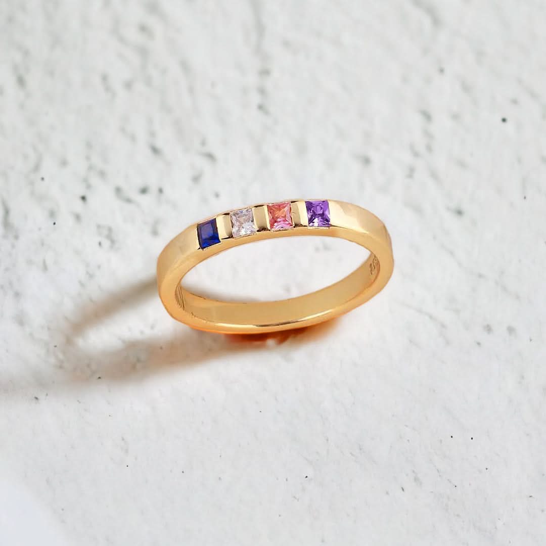 Bague avec pierre de naissance taille princesse