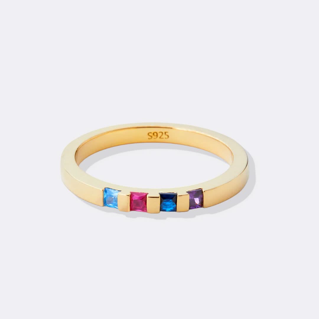 Bague avec pierre de naissance taille princesse