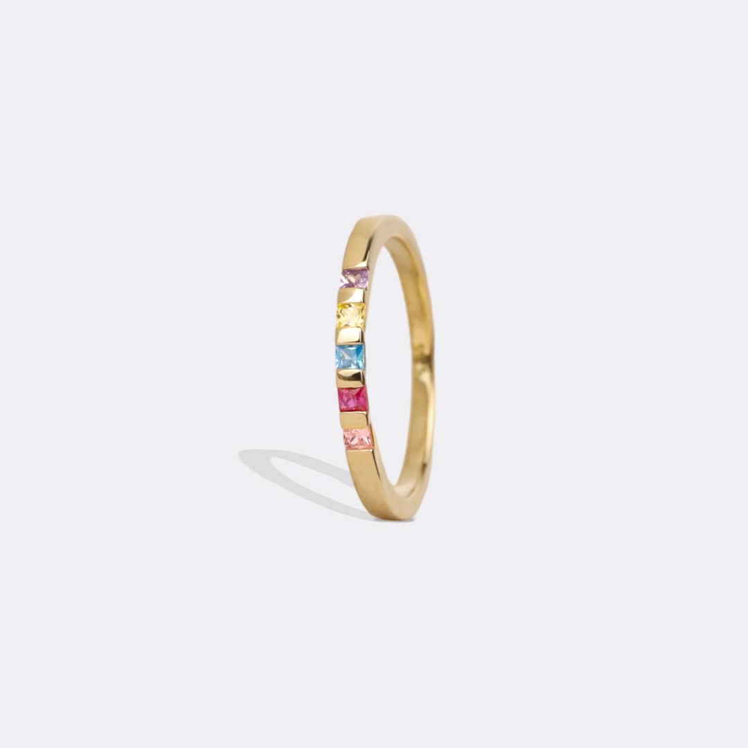 Bague avec pierre de naissance taille princesse