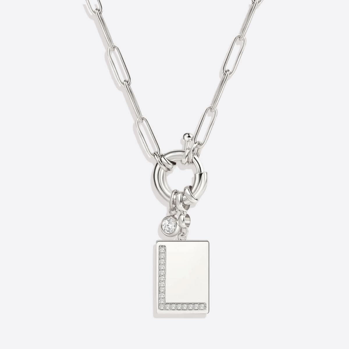 Collier pendentif avec initiale pavé et chaîne maille papier