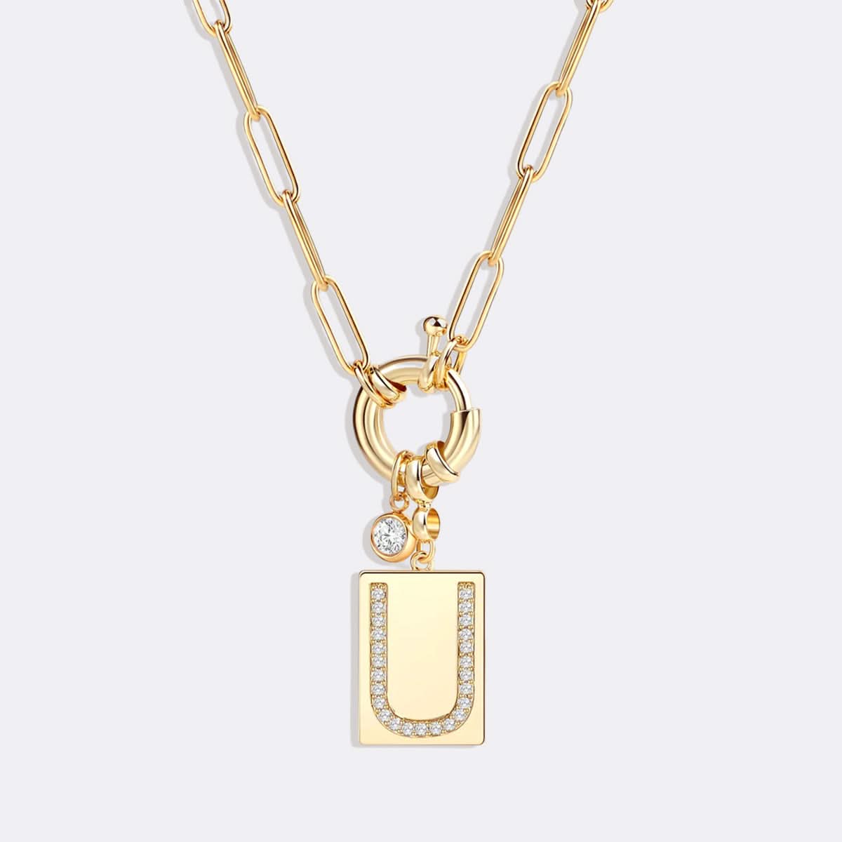 Collier pendentif avec initiale pavé et chaîne maille papier