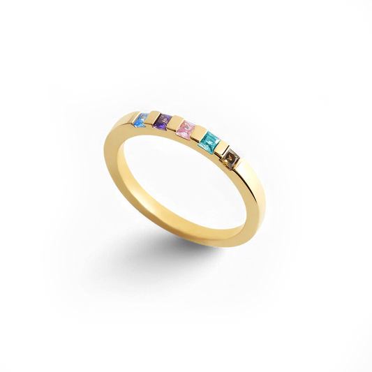 Bague avec pierre de naissance taille princesse