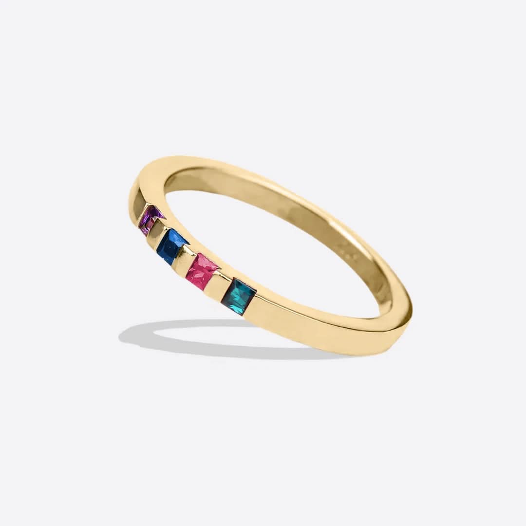 Bague avec pierre de naissance taille princesse