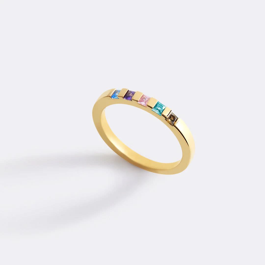 Bague avec pierre de naissance taille princesse