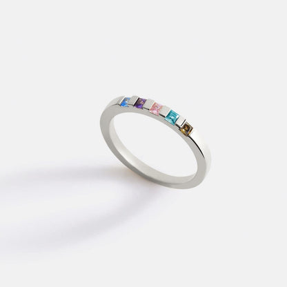 Bague avec pierre de naissance taille princesse