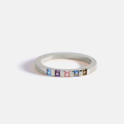 Bague avec pierre de naissance taille princesse