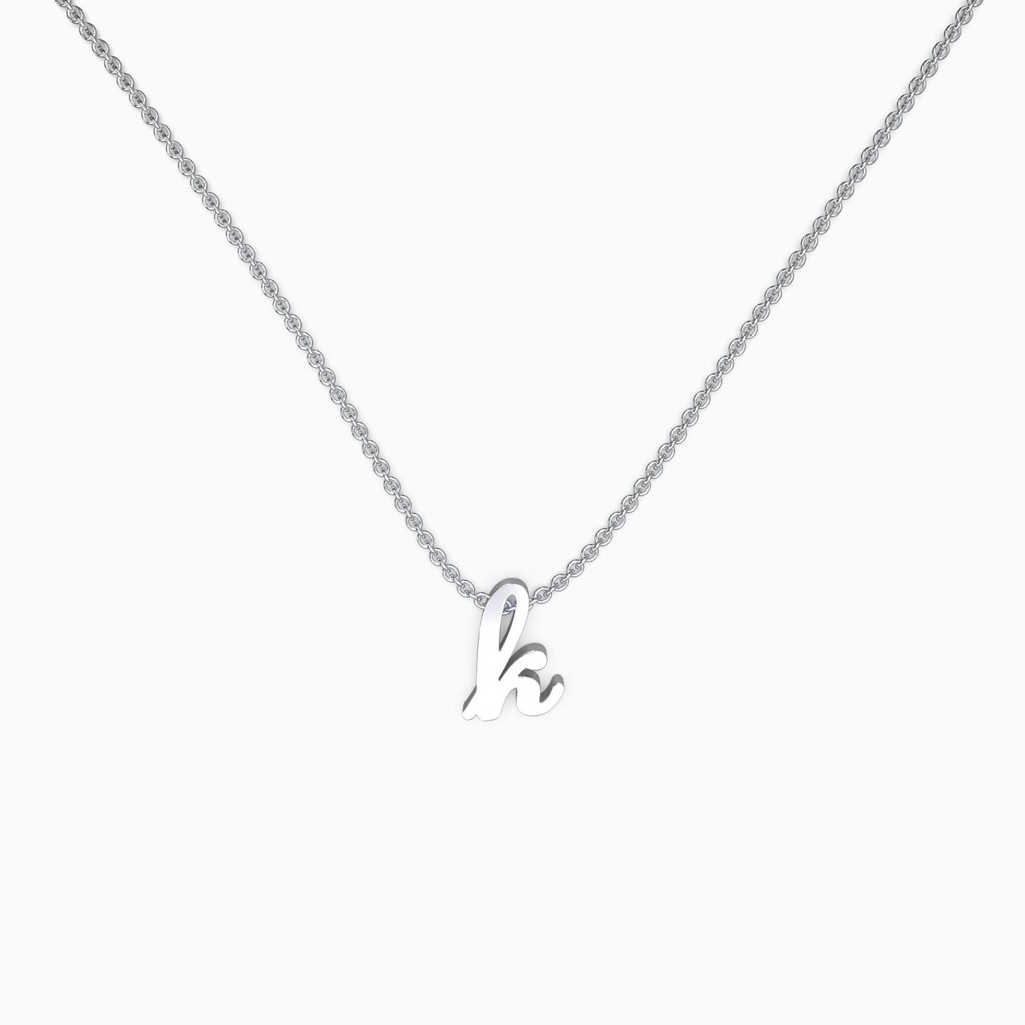 Collier avec initiale minuscule