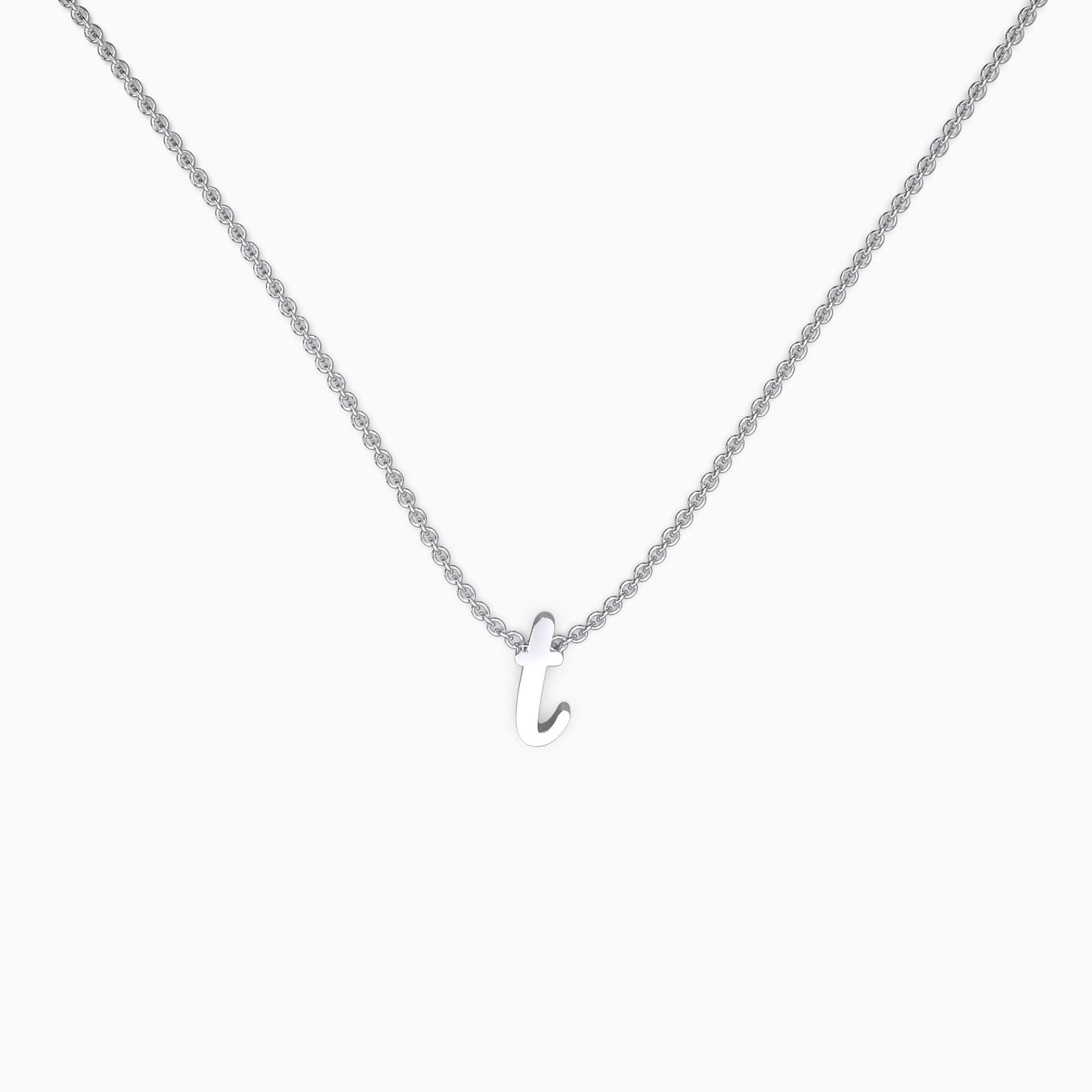 Collier avec initiale minuscule