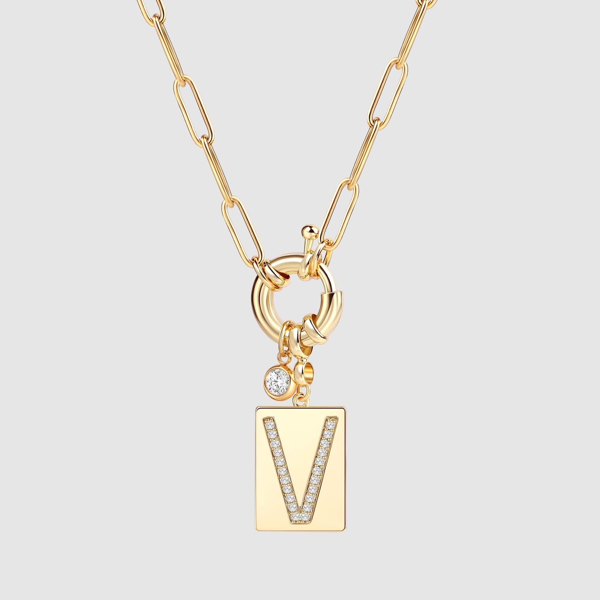 Collier pendentif avec initiale pavé et chaîne maille papier