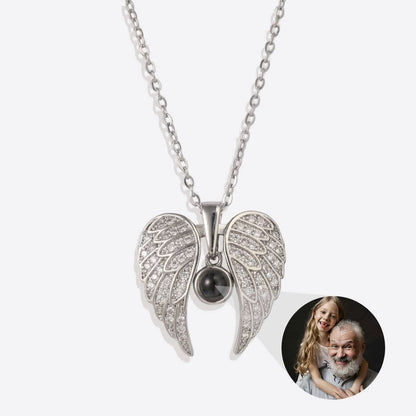 Collier photo commémoratif avec ailes d'ange étincelantes