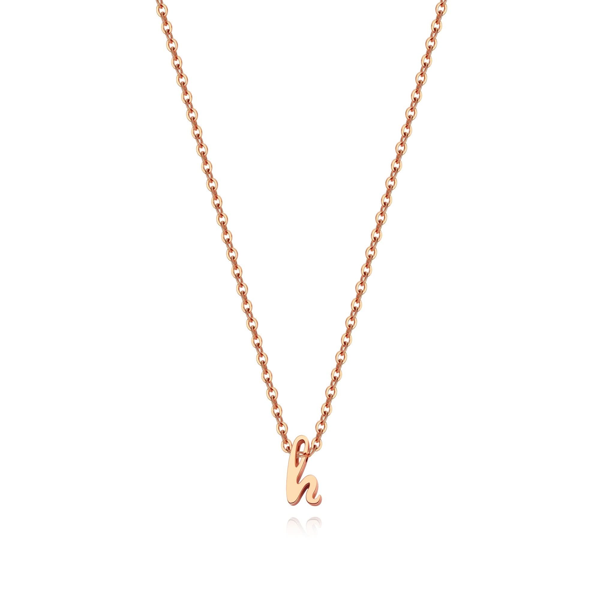 Collier avec initiale minuscule