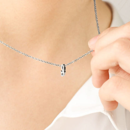 Collier avec initiale minuscule