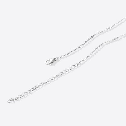 Collier avec initiale minuscule