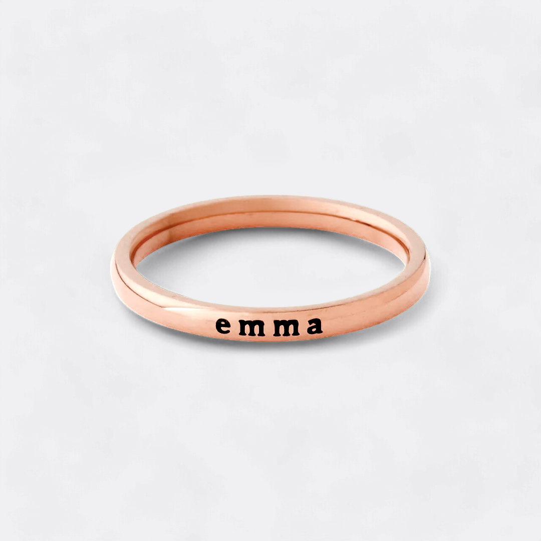 Petite bague empilable avec nom