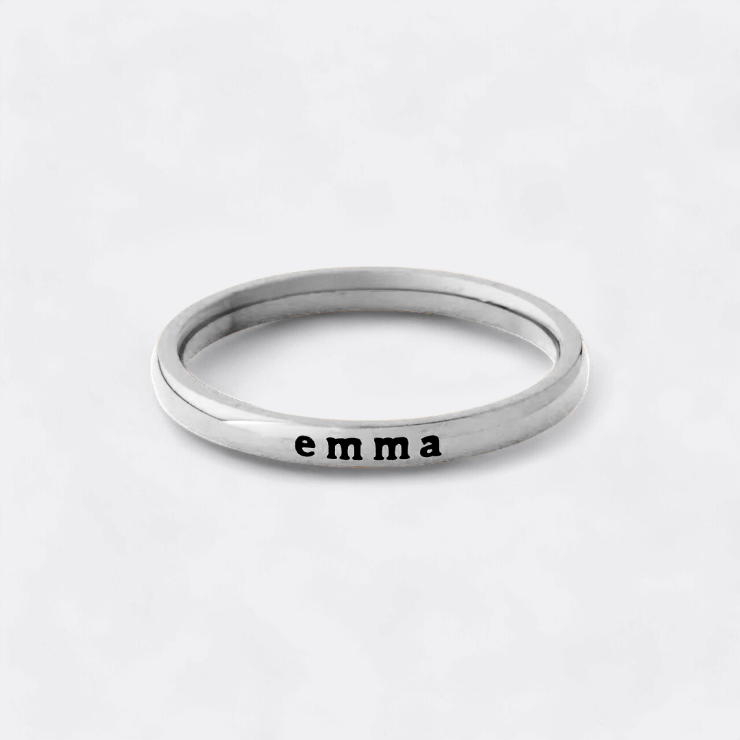Petite bague empilable avec nom